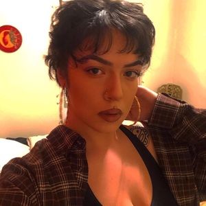 Meet your Posher, Isabella